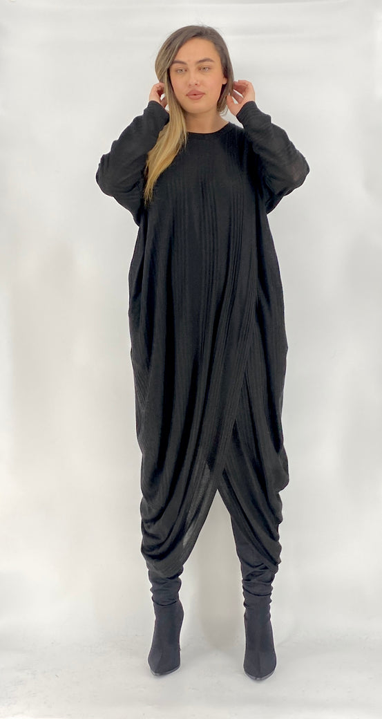 Pulover lung petrecut Irina B010L tricotaj fin negru
