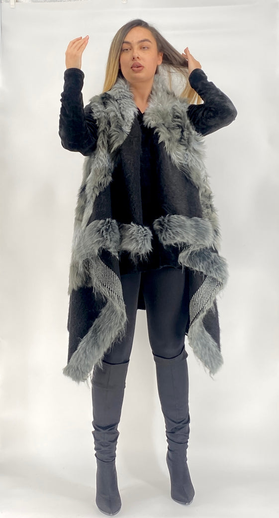 Vesta C200 blana ecologica gri pe suport tricotaj gros negru