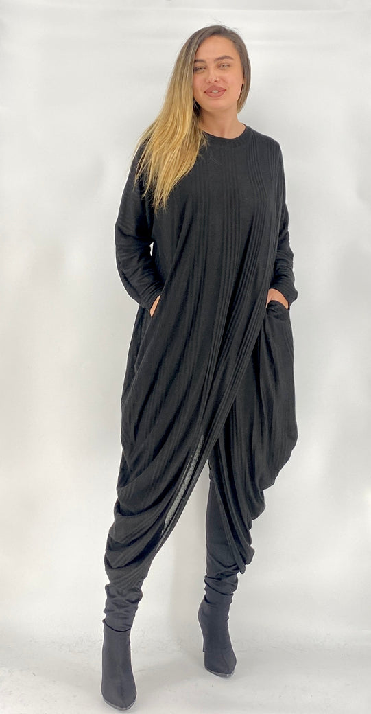 Pulover lung petrecut Irina B010L tricotaj fin negru